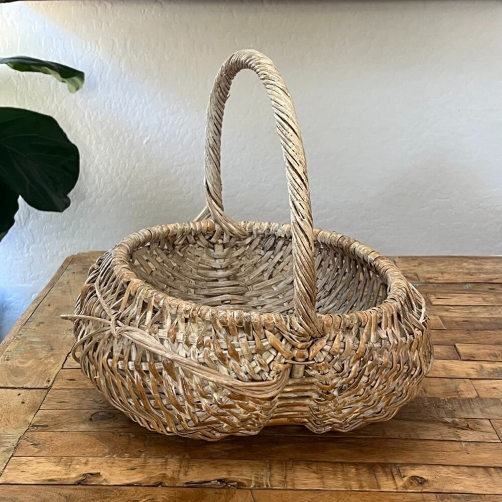 Vintage Handcrafted Wicker Buttocks Gathering Basket 13" Rustic Blonde Tone